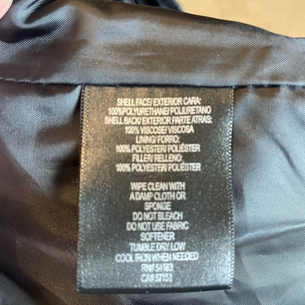Marc New York Andrew Marc black Faux Leather Puffer Vest size Small - Picture 15 of 15
